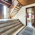 4 Bedroom Stunning In