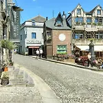 Hébergement de vacances 4 Bedroom Stunning In *