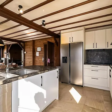 4 Bedroom Stunning In Holiday home Rendeux