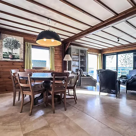 4 Bedroom In بيت للعطل ريندو