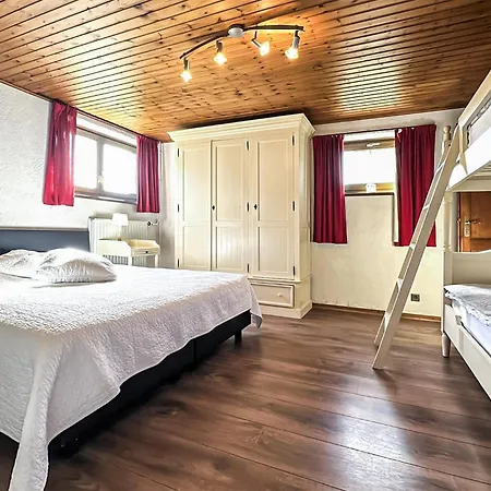 4 Bedroom In *