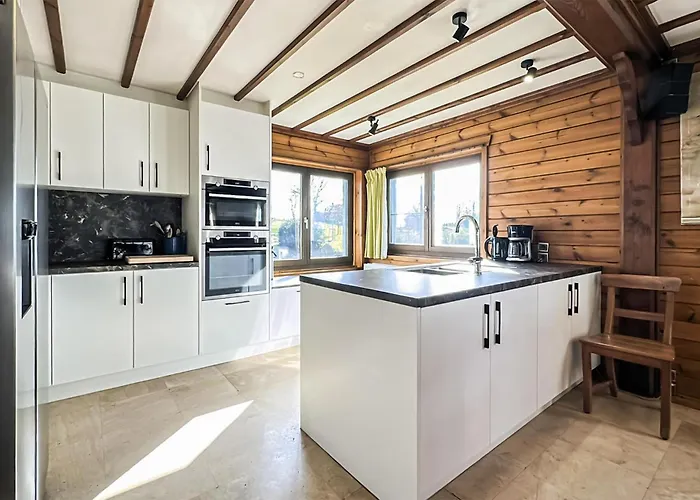 Holiday home 4 Bedroom Stunning In Rendeux